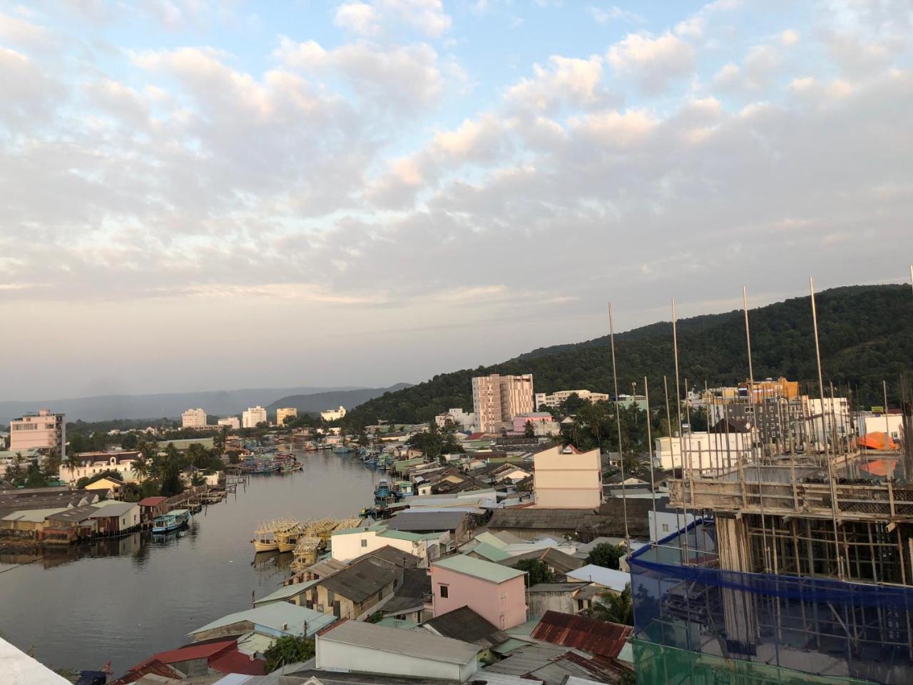 Khach San Tuyet Hien Hotel ฟู้โกว๊ก ภายนอก รูปภาพ